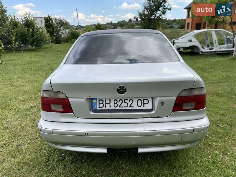 Седан BMW 5 Series 2000 в Рівному