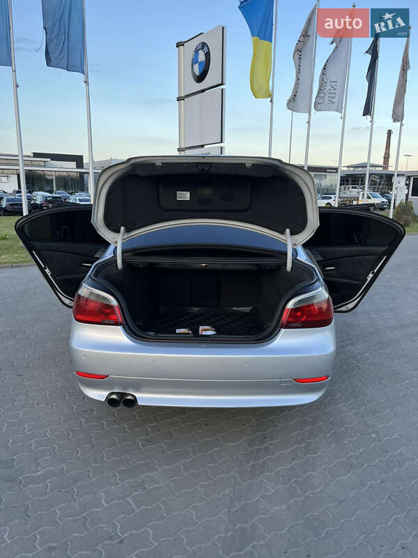 Седан BMW 5 Series 2005 в Львові