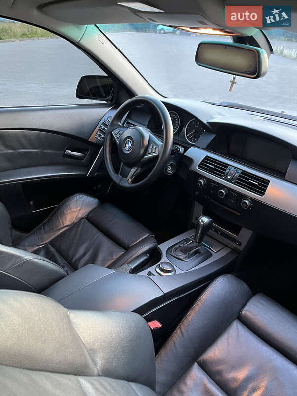 Седан BMW 5 Series 2005 в Львові