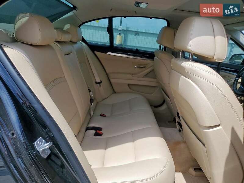 Седан BMW 5 Series 2015 в Кропивницком