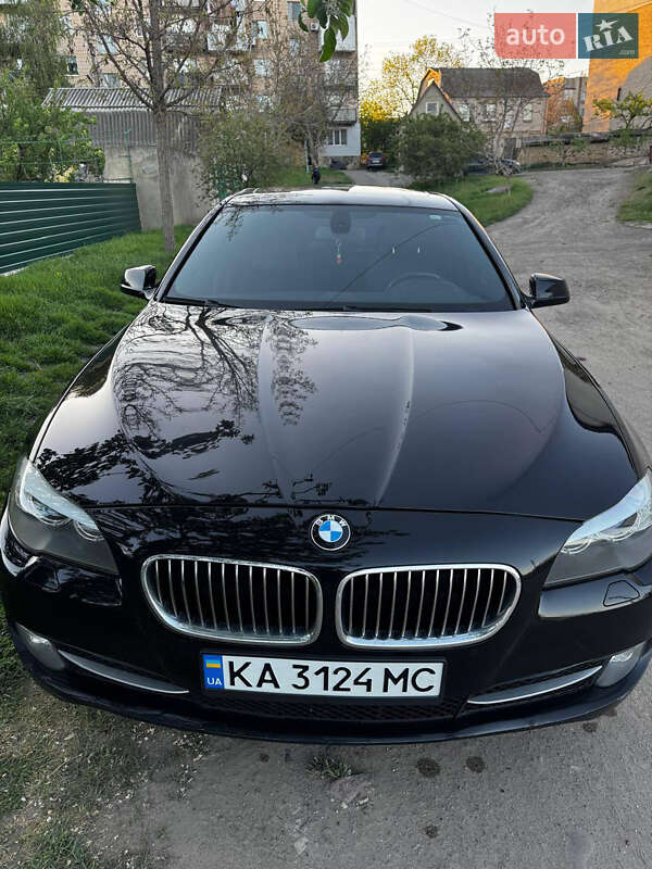 Седан BMW 5 Series 2011 в 