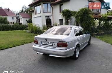 Седан BMW 5 Series 2000 в Рівному