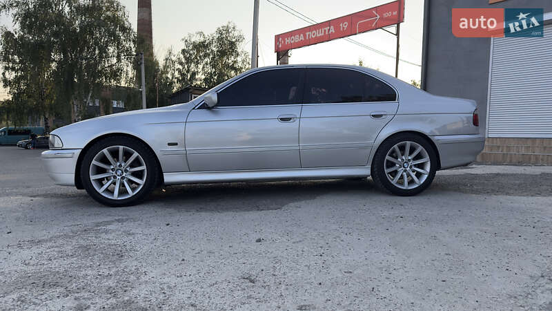 Седан BMW 5 Series 2000 в Черновцах