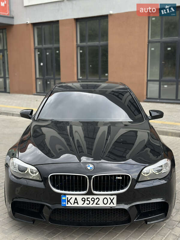 Седан BMW 5 Series 2010 в Львові
