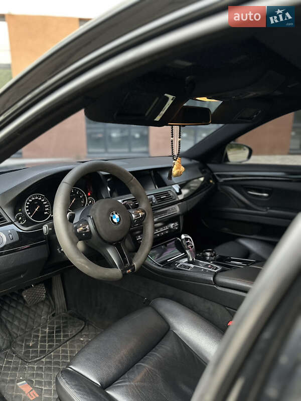 Седан BMW 5 Series 2010 в Львові