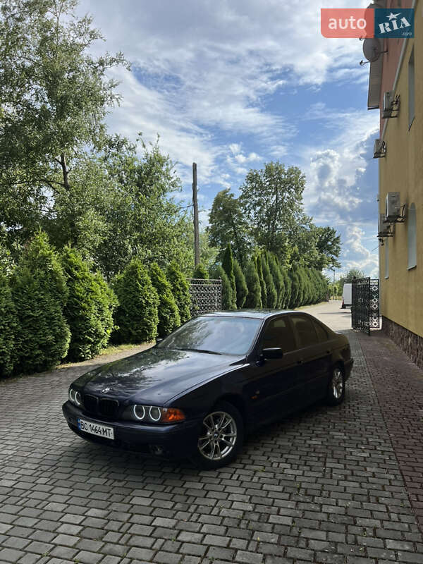 Седан BMW 5 Series 1998 в Самборе