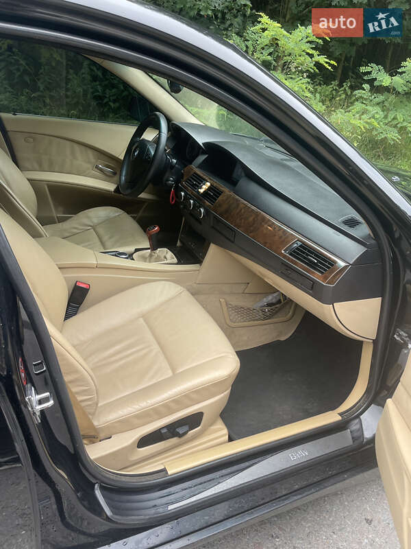 Седан BMW 5 Series 2006 в Жовкве