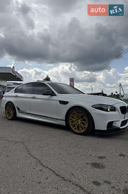 Седан BMW 5 Series 2010 в 