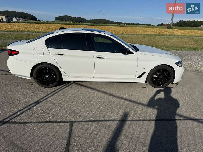 Седан BMW 5 Series 2017 в Киеве