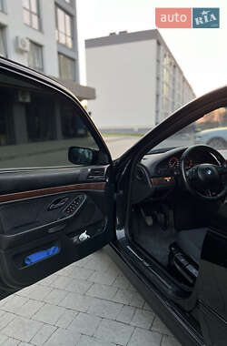 Седан BMW 5 Series 2001 в 