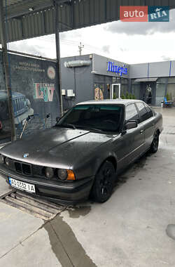 Седан BMW 5 Series 1988 в Львове