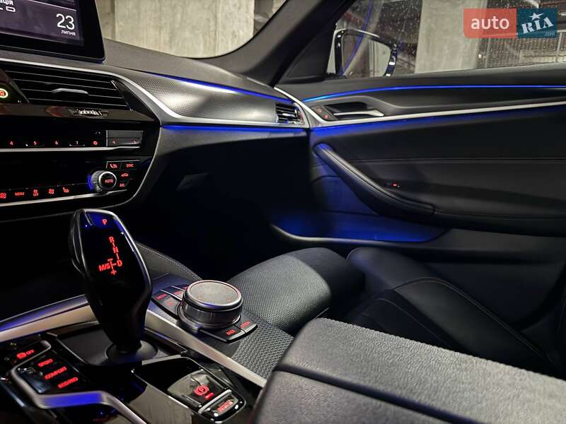 Седан BMW 5 Series 2020 в Львове