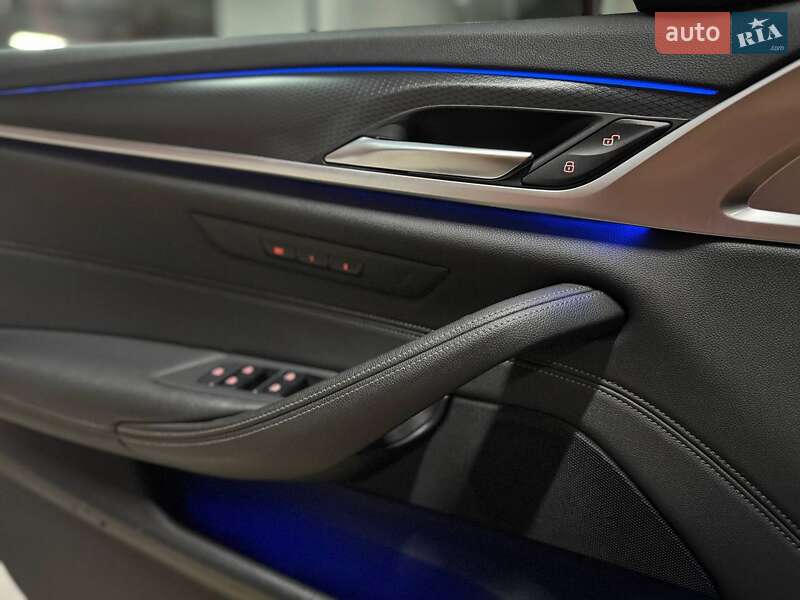 Седан BMW 5 Series 2020 в Львове