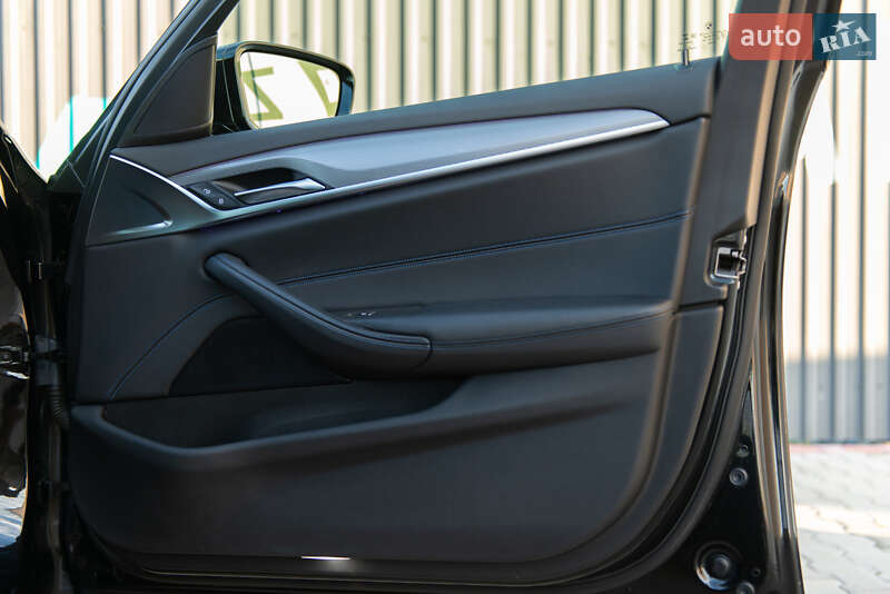 Седан BMW 5 Series 2020 в Мукачево