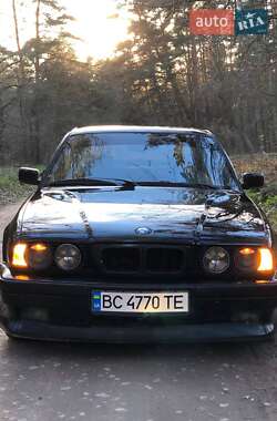 Седан BMW 5 Series 1990 в Львові