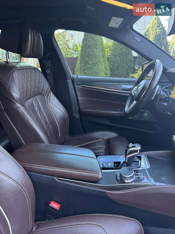 Седан BMW 5 Series 2017 в Черновцах