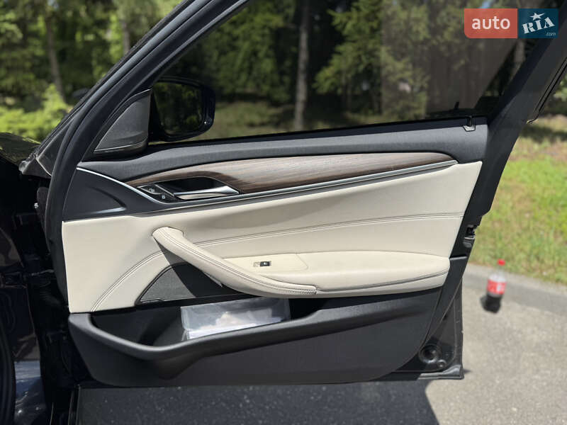 Седан BMW 5 Series 2017 в Тернополе