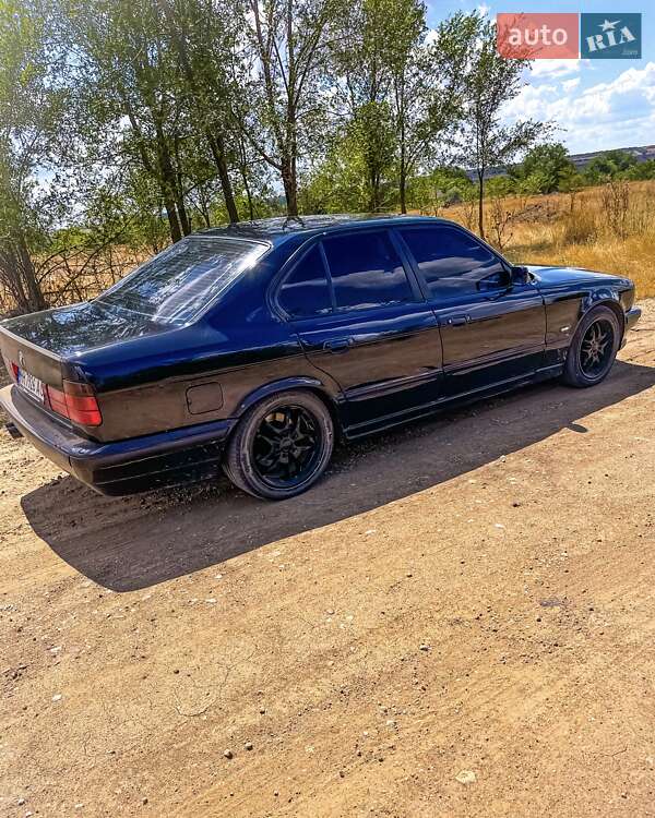 Седан BMW 5 Series 1993 в Одессе