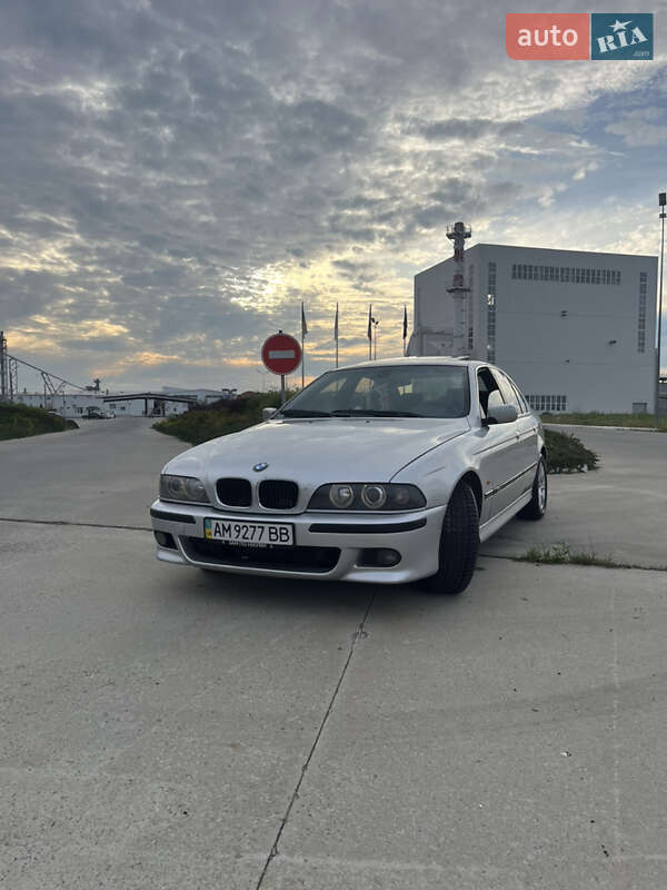 BMW 5 Series 1998