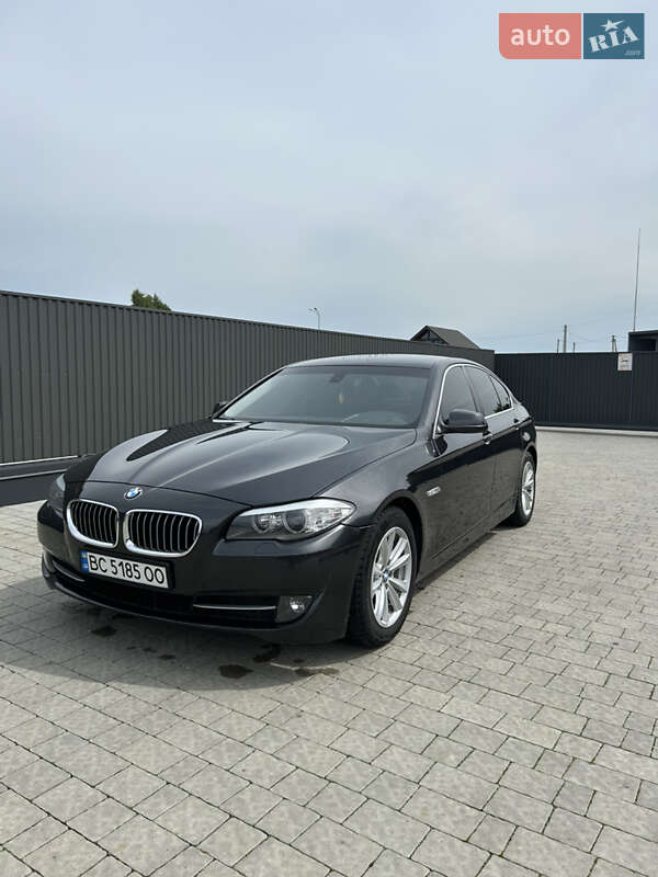 BMW 5 Series 2011