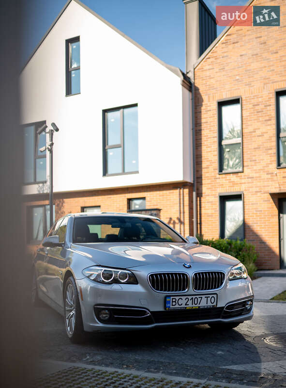 Седан BMW 5 Series 2013 в Львове
