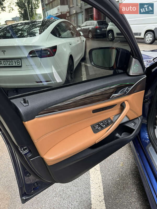 Седан BMW 5 Series 2018 в Киеве