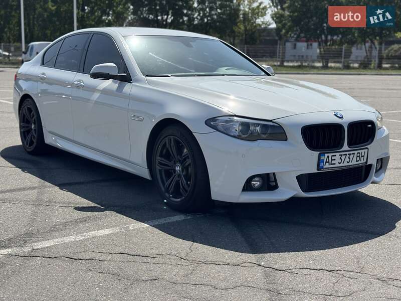 Седан BMW 5 Series 2016 в Дніпрі