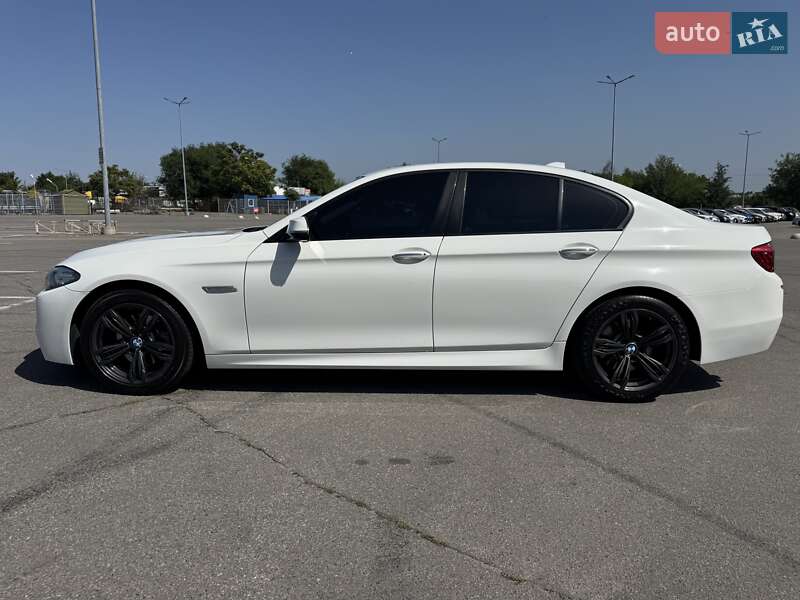 Седан BMW 5 Series 2016 в Дніпрі