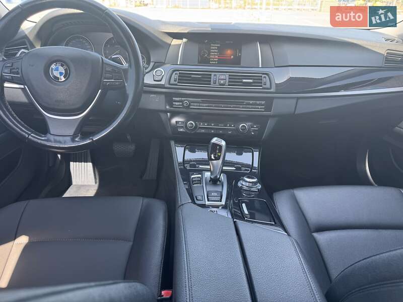 Седан BMW 5 Series 2016 в Дніпрі