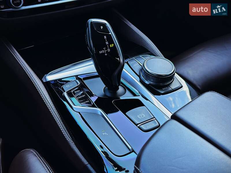 Седан BMW 5 Series 2016 в Киеве
