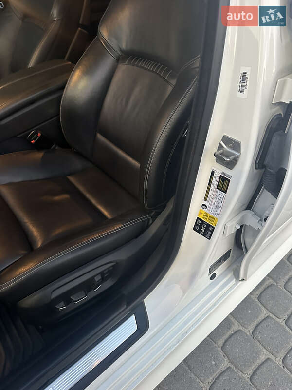 Седан BMW 5 Series 2016 в Львові