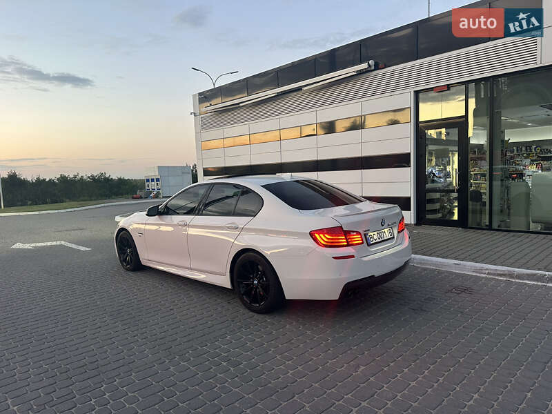 Седан BMW 5 Series 2016 в Львові