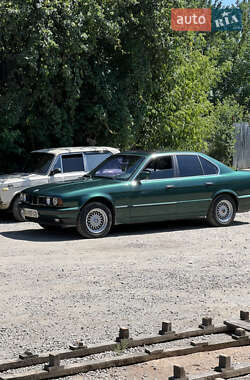 Седан BMW 5 Series 1990 в Коростышеве