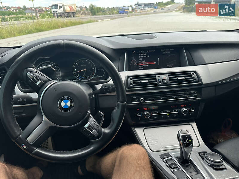 Седан BMW 5 Series 2016 в Львові