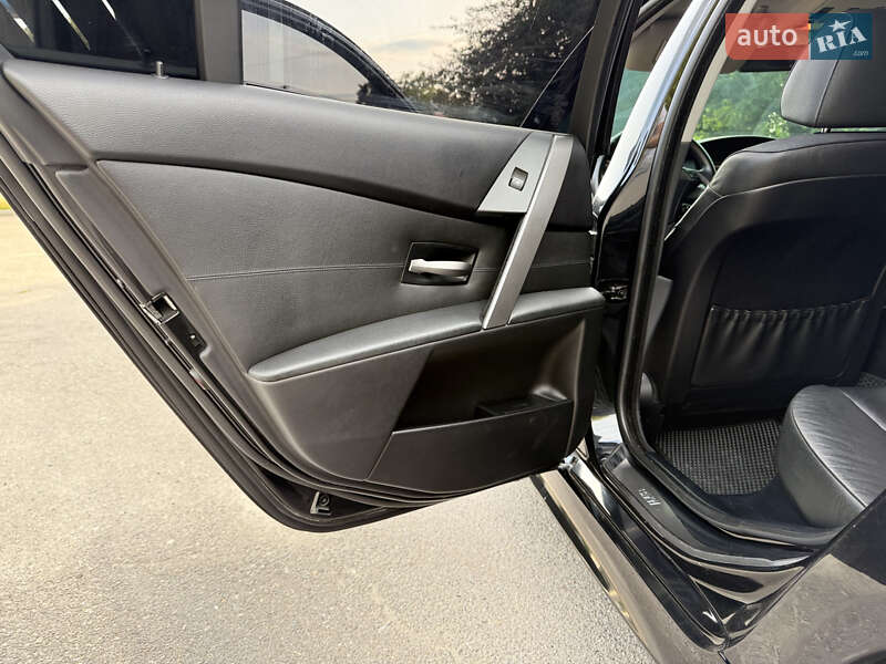 Седан BMW 5 Series 2004 в Чемерівцях