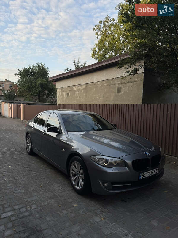 BMW 5 Series 2011