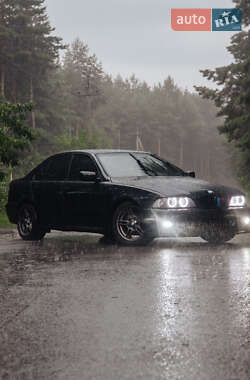 Седан BMW 5 Series 2002 в Нетішині