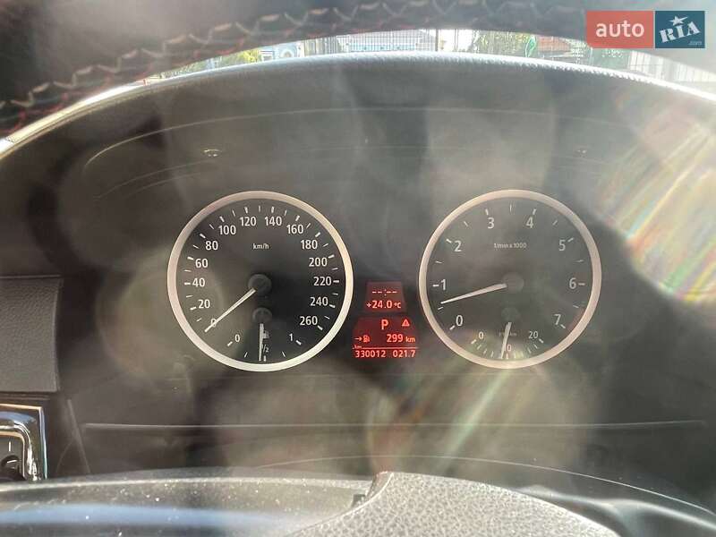 Седан BMW 5 Series 2004 в Карлівці