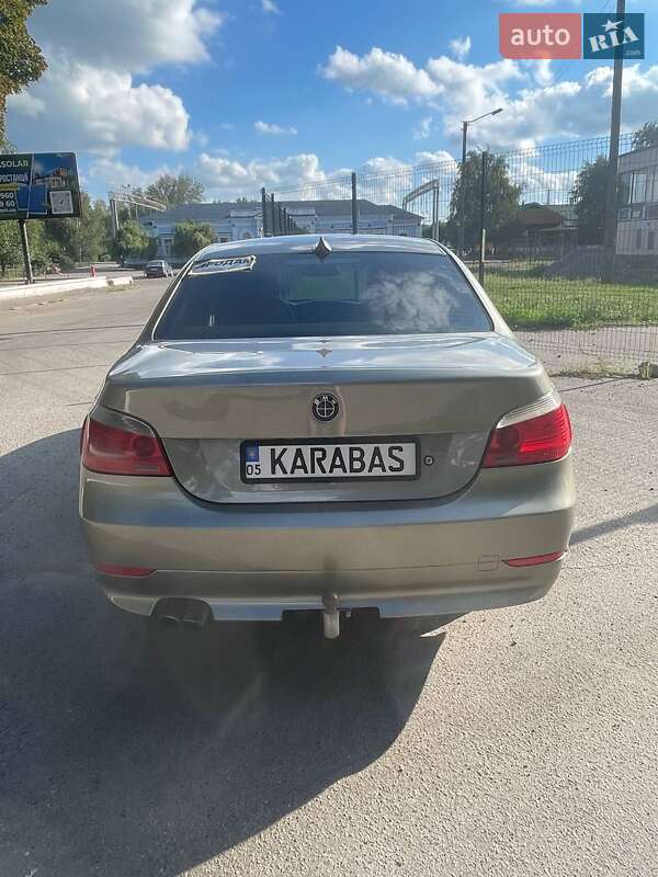 Седан BMW 5 Series 2004 в Карлівці