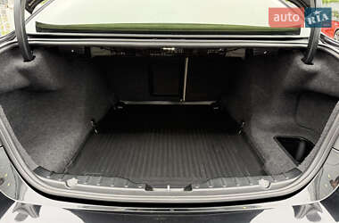 Седан BMW 5 Series 2011 в 