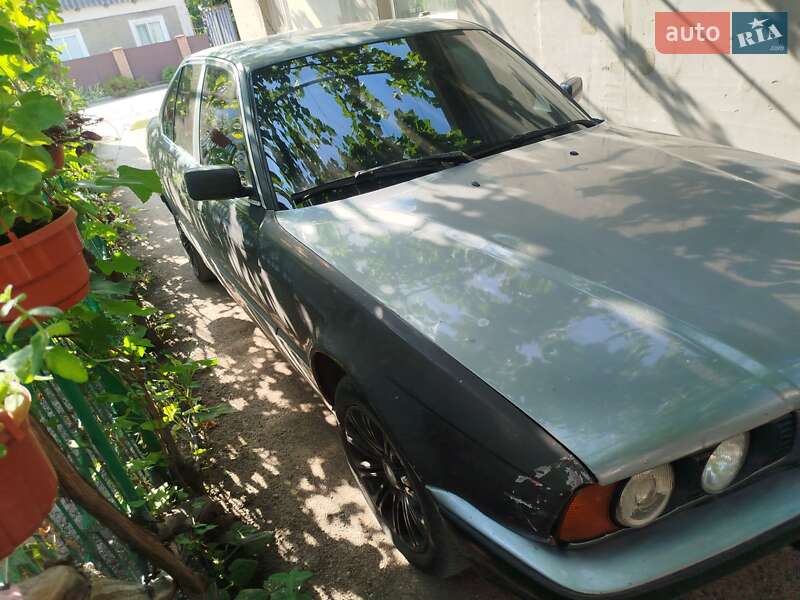 Седан BMW 5 Series 1992 в Первомайске