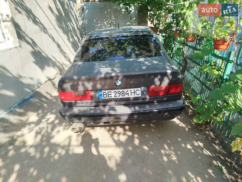 Седан BMW 5 Series 1992 в Первомайске
