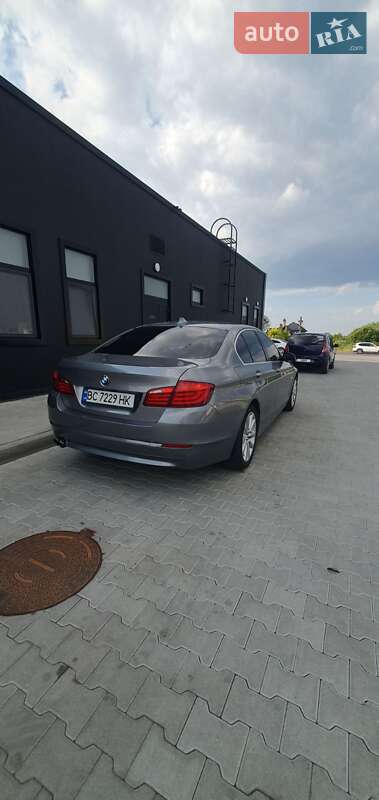 Седан BMW 5 Series 2011 в Львові