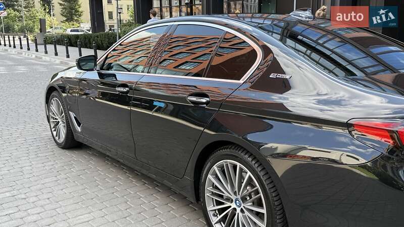 Седан BMW 5 Series 2017 в Львове