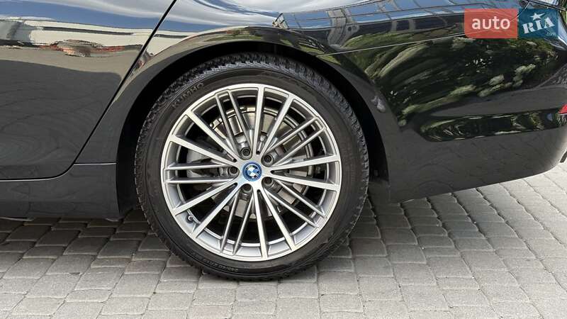 Седан BMW 5 Series 2017 в Львове