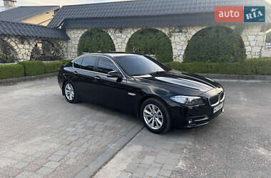 Седан BMW 5 Series 2016 в Львові
