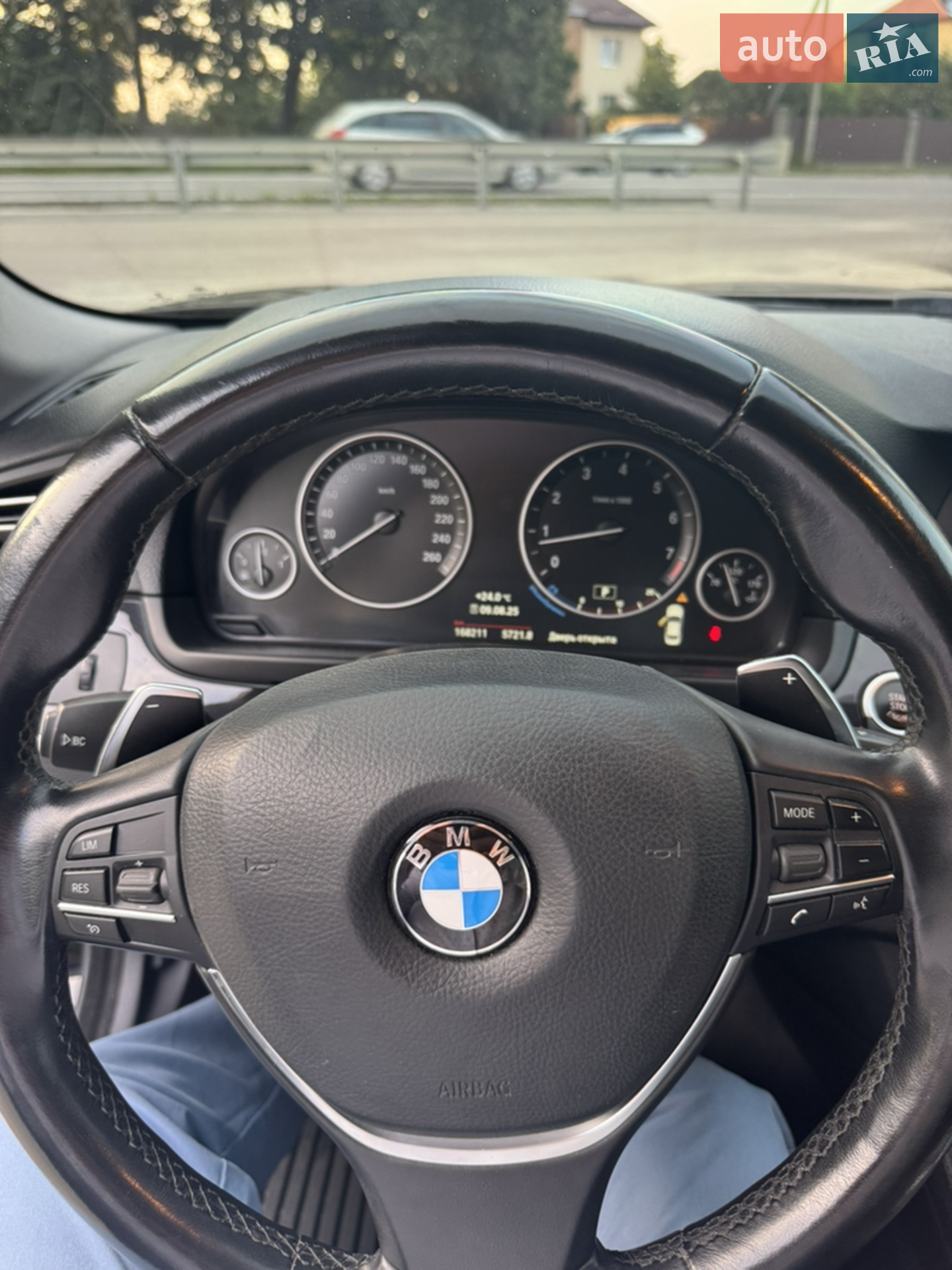 2016 BMW 5er - мініатюра 18