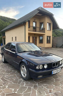 Седан BMW 5 Series 1991 в Иршаве