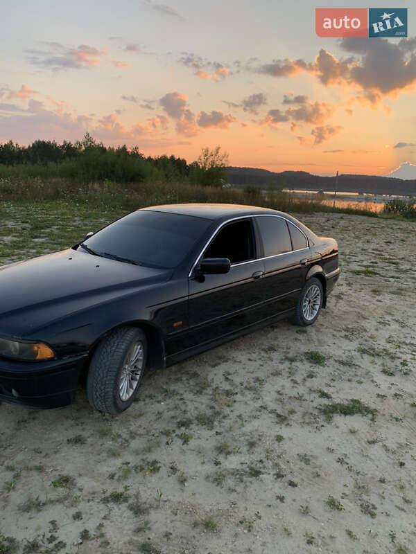 Седан BMW 5 Series 2001 в Львове