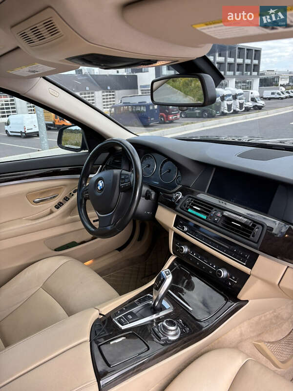 Седан BMW 5 Series 2013 в Львові